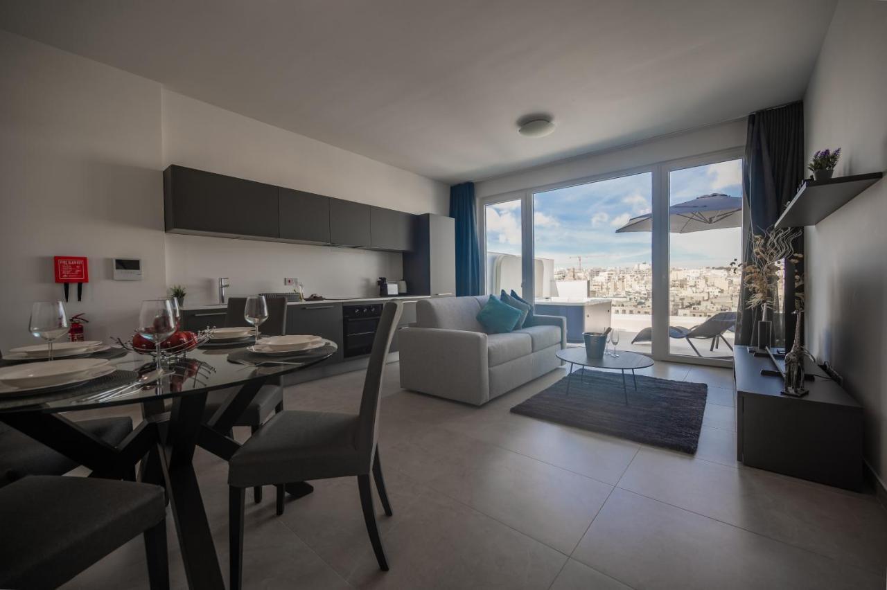 The Address Seafront Suites With Hot Tub Pietà Екстериор снимка