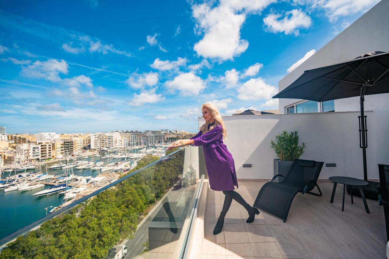The Address Seafront Suites With Hot Tub Pietà Екстериор снимка