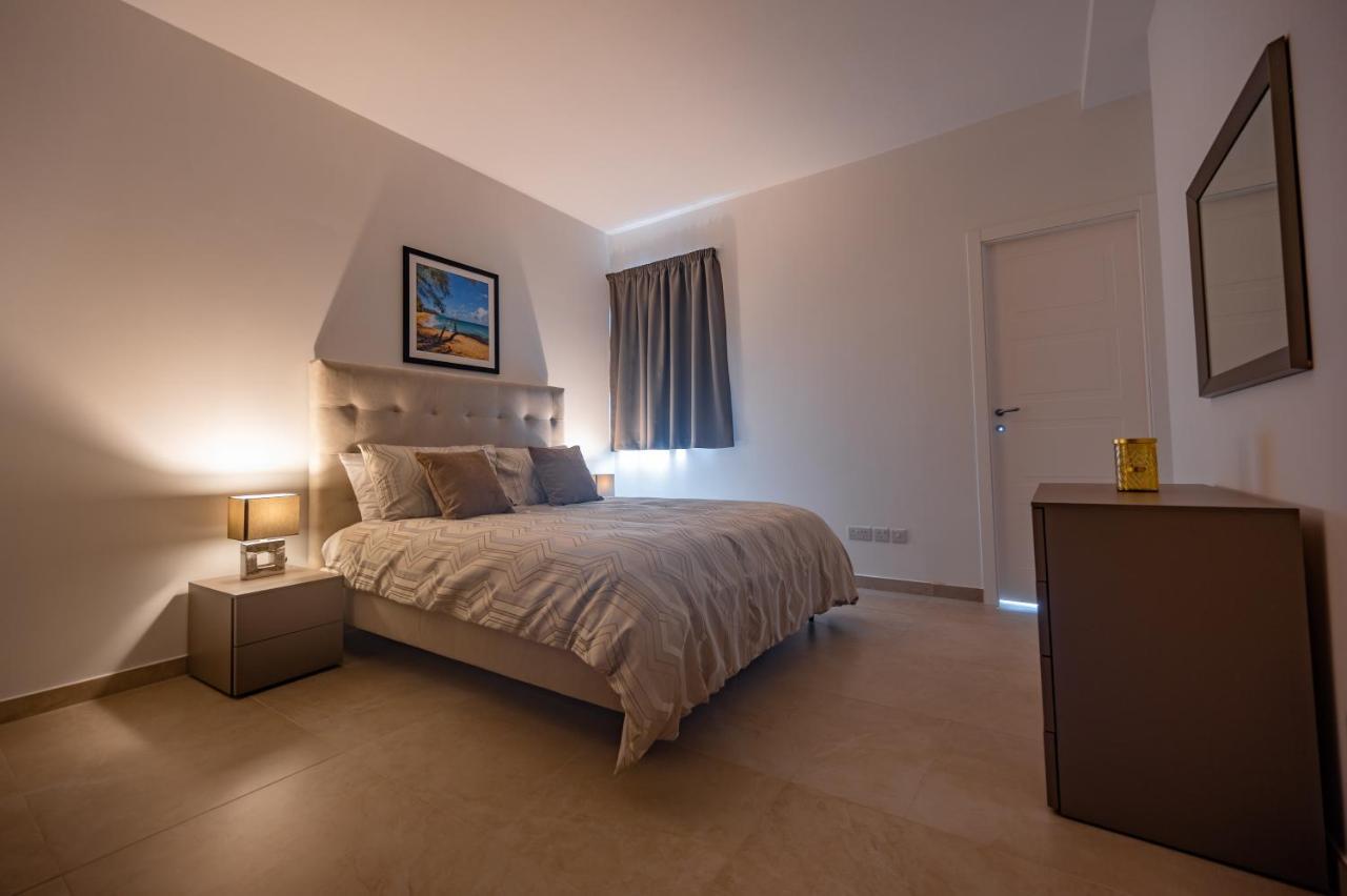 The Address Seafront Suites With Hot Tub Pietà Екстериор снимка