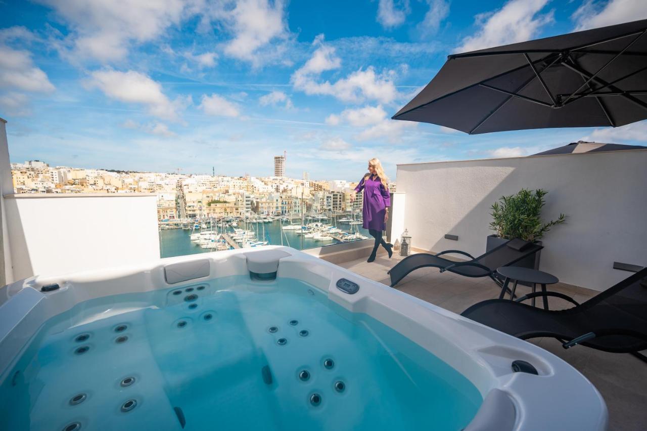 The Address Seafront Suites With Hot Tub Pietà Екстериор снимка