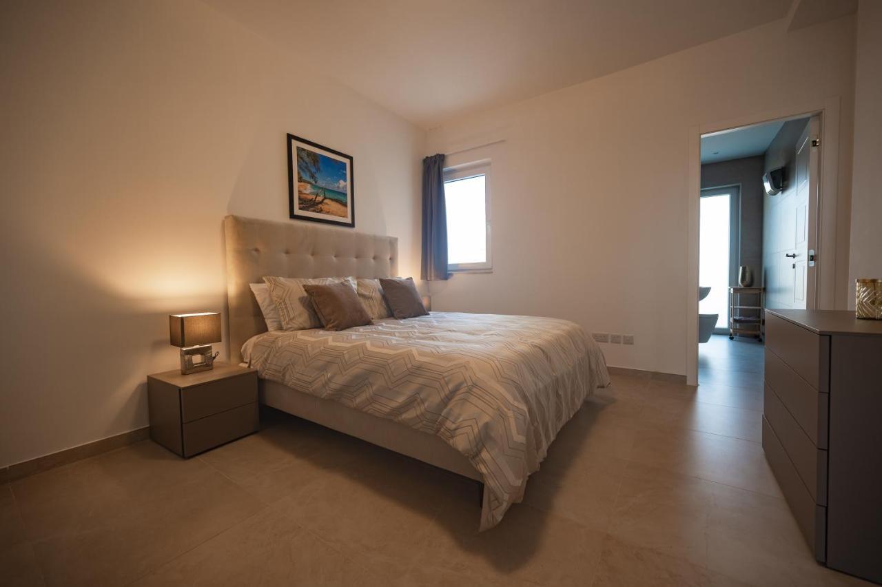 The Address Seafront Suites With Hot Tub Pietà Екстериор снимка